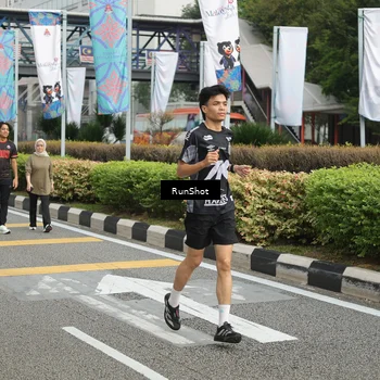 Runner Photo 4749621