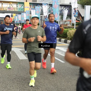 Runner Photo 4751405