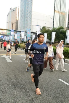 Runner Photo 4755537