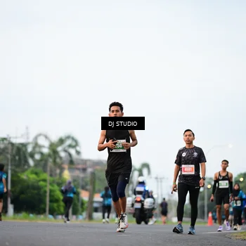 Runner Photo 4758675
