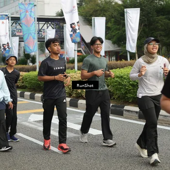 Runner Photo 4760317