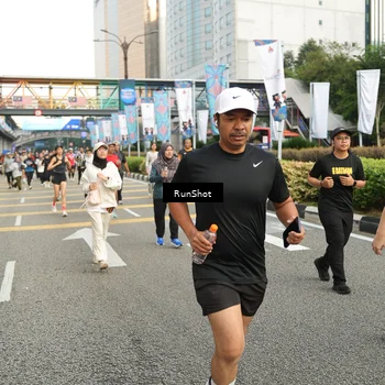 Runner Photo 4761812