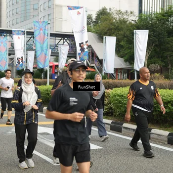 Runner Photo 4762135