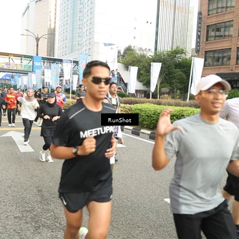 Runner Photo 4762342