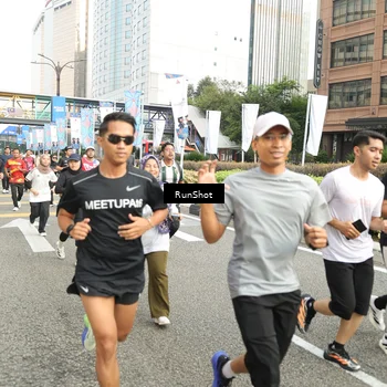 Runner Photo 4762360