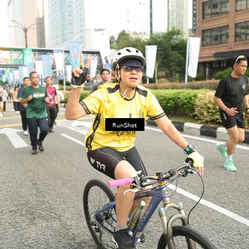 Runner Photo 4763105