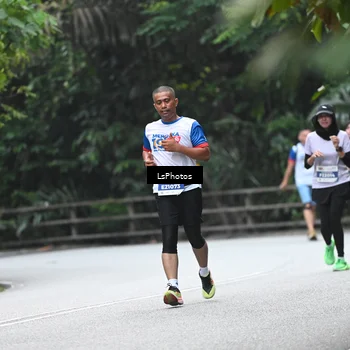 Runner Photo 4763275