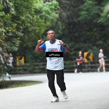 Runner Photo 4763345