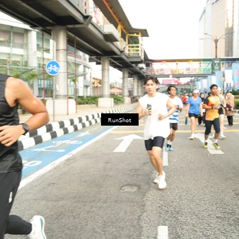 Runner Photo 4763366
