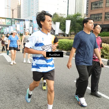 Runner Photo 4763612