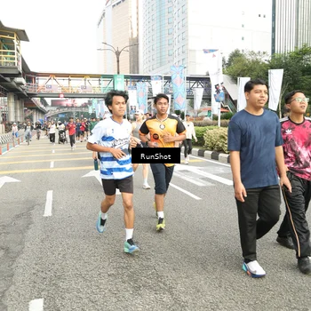 Runner Photo 4763749