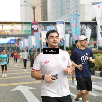 Runner Photo 4764348
