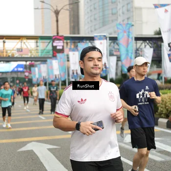 Runner Photo 4764369