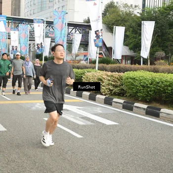 Runner Photo 4764425