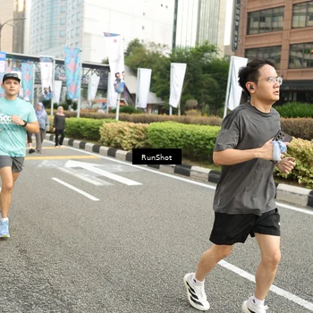 Runner Photo 4764459