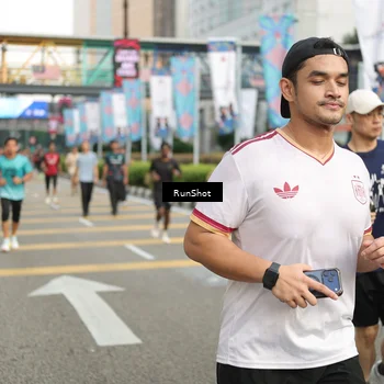 Runner Photo 4764464
