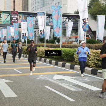 Runner Photo 4764675