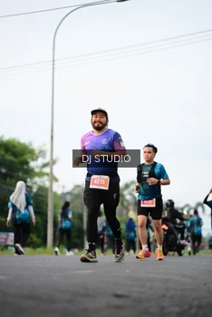 Runner Photo 4765551
