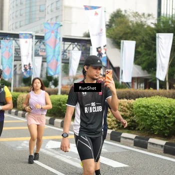 Runner Photo 4765700