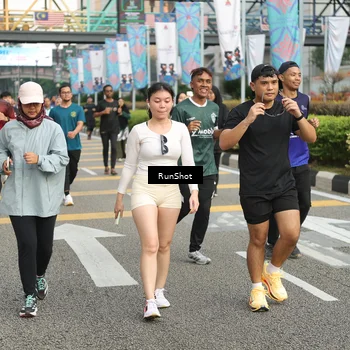 Runner Photo 4774377