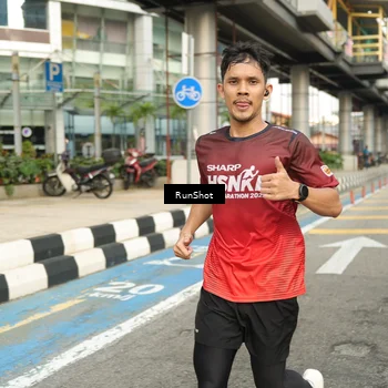 Runner Photo 4774473