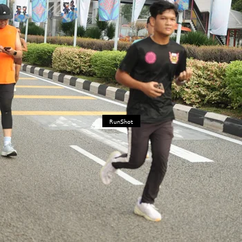 Runner Photo 4777063