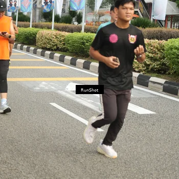 Runner Photo 4777065