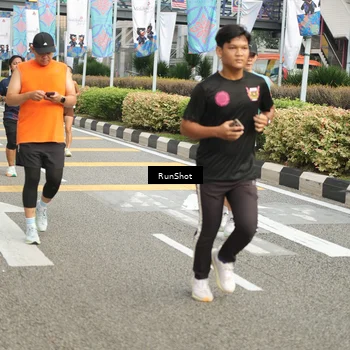 Runner Photo 4777068