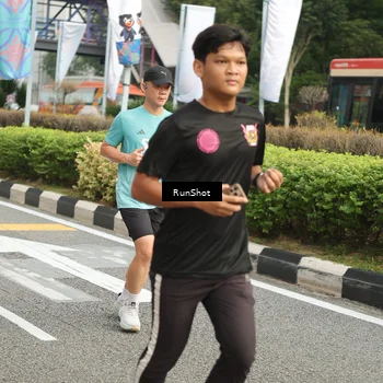Runner Photo 4777074