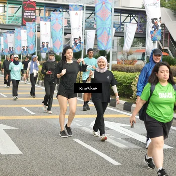 Runner Photo 4777670