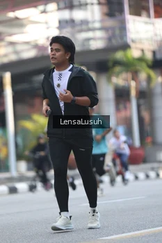 Runner Photo 4783945