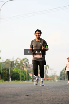 Runner Photo 4800002