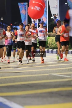 Runner Photo 4800045