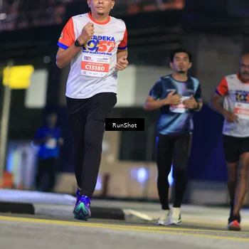 Runner Photo 4823650
