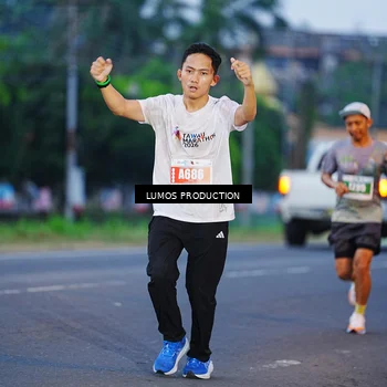 Runner Photo 4832753