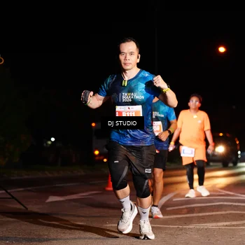 Runner Photo 4834111