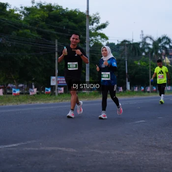 Runner Photo 4843624