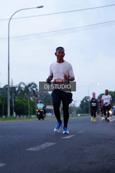 Runner Photo 4843993