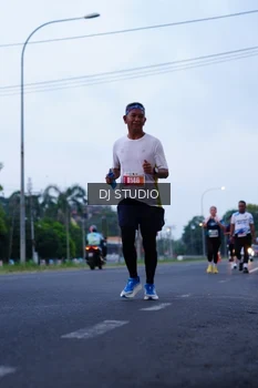 Runner Photo 4843995