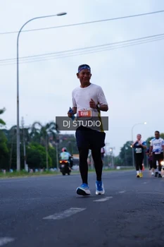 Runner Photo 4843996