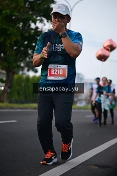 Runner Photo 4848945