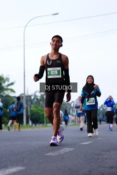 Runner Photo 4853059