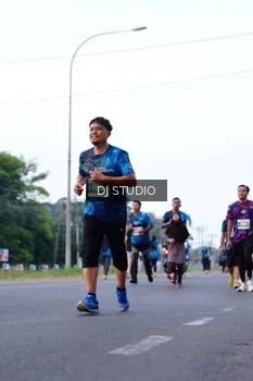 Runner Photo 4855673