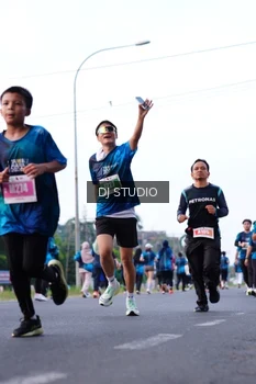 Runner Photo 4856073