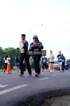 Runner Photo 4856333