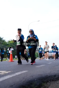 Runner Photo 4856343