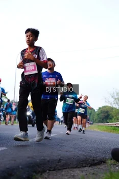 Runner Photo 4856665