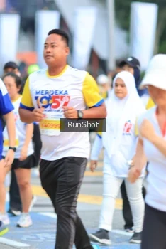 Runner Photo 4857743