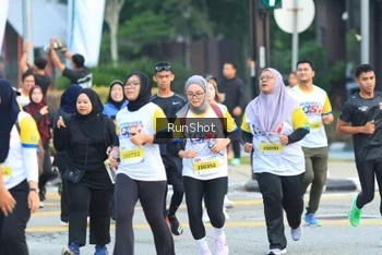 Runner Photo 4859343
