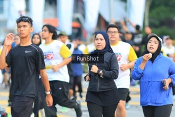 Runner Photo 4859464